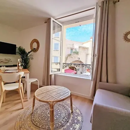 Cosy - Climatise - 2 Pas Du Port - Place Aux Herbes アパート サントロペ