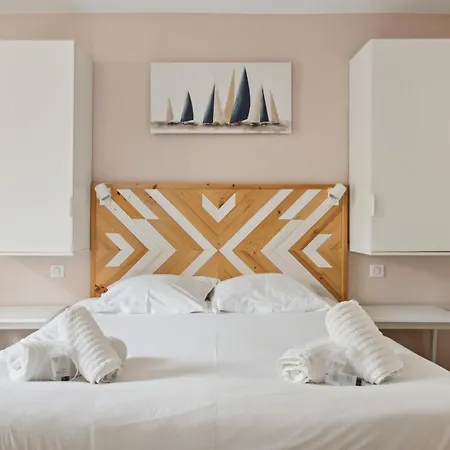 Cosy - Climatise - 2 Pas Du Port - Place Aux Herbes 아파트 쎙뜨호뻬