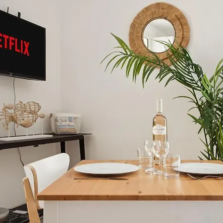 Apartment Cosy - Climatise - 2 Pas Du Port - Place Aux Herbes Saint-Tropez