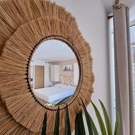 Apartment Cosy - Climatise - 2 Pas Du Port - Place Aux Herbes *