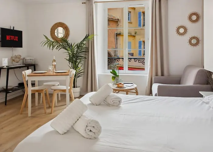 Apartment Cosy - Climatise - 2 Pas Du Port - Place Aux Herbes *